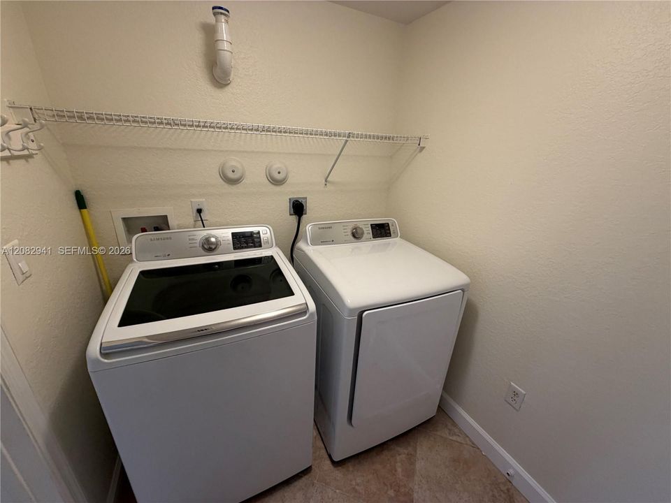 For Rent: $2,550 (2 beds, 2 baths, 1203 Square Feet)