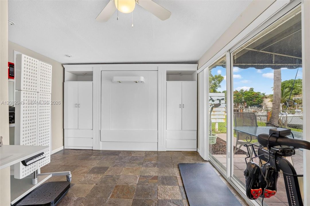 3rd room with murphy bed