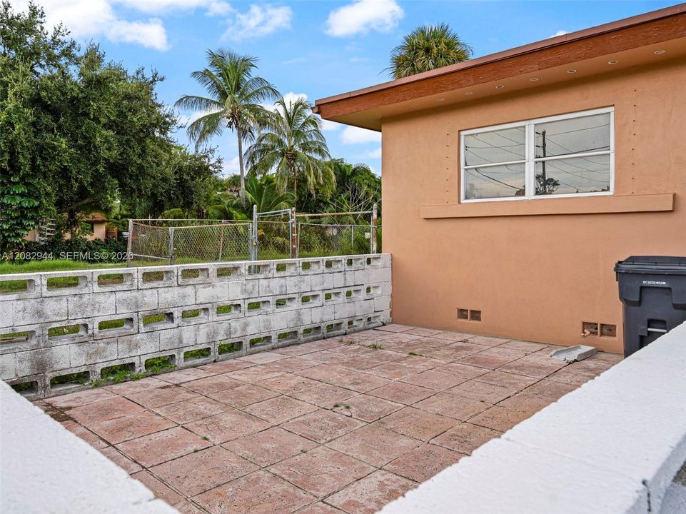 For Sale: $730,000 (2 beds, 2 baths, 1313 Square Feet)