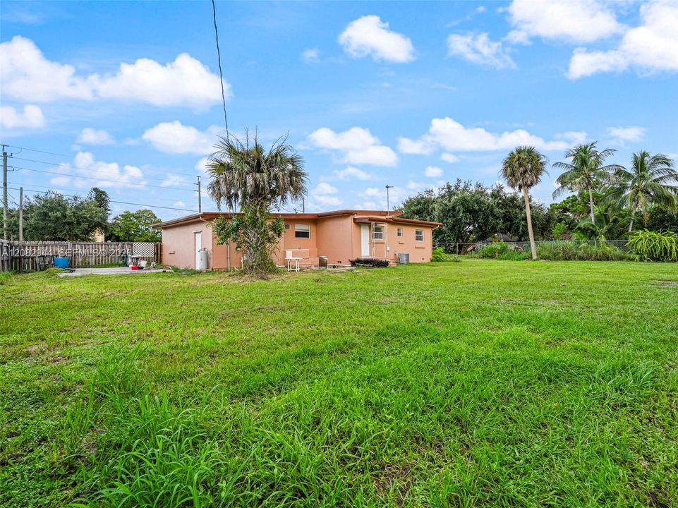 For Sale: $730,000 (2 beds, 2 baths, 1313 Square Feet)