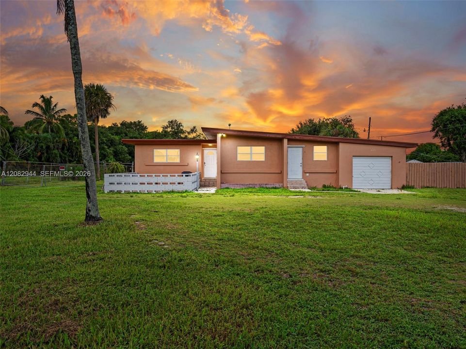 For Sale: $730,000 (2 beds, 2 baths, 1313 Square Feet)