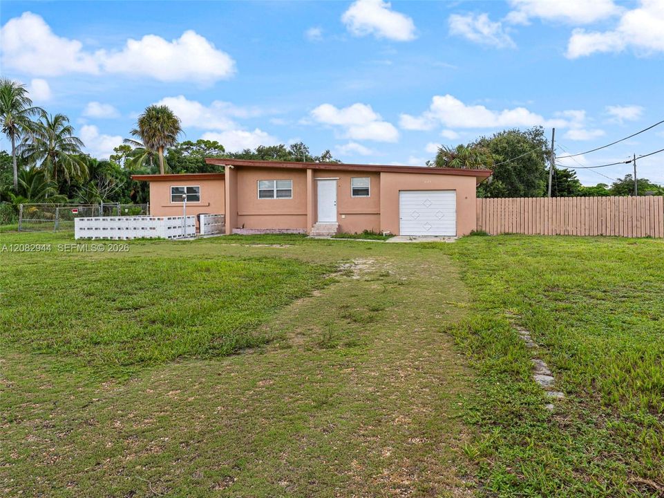 For Sale: $730,000 (2 beds, 2 baths, 1313 Square Feet)