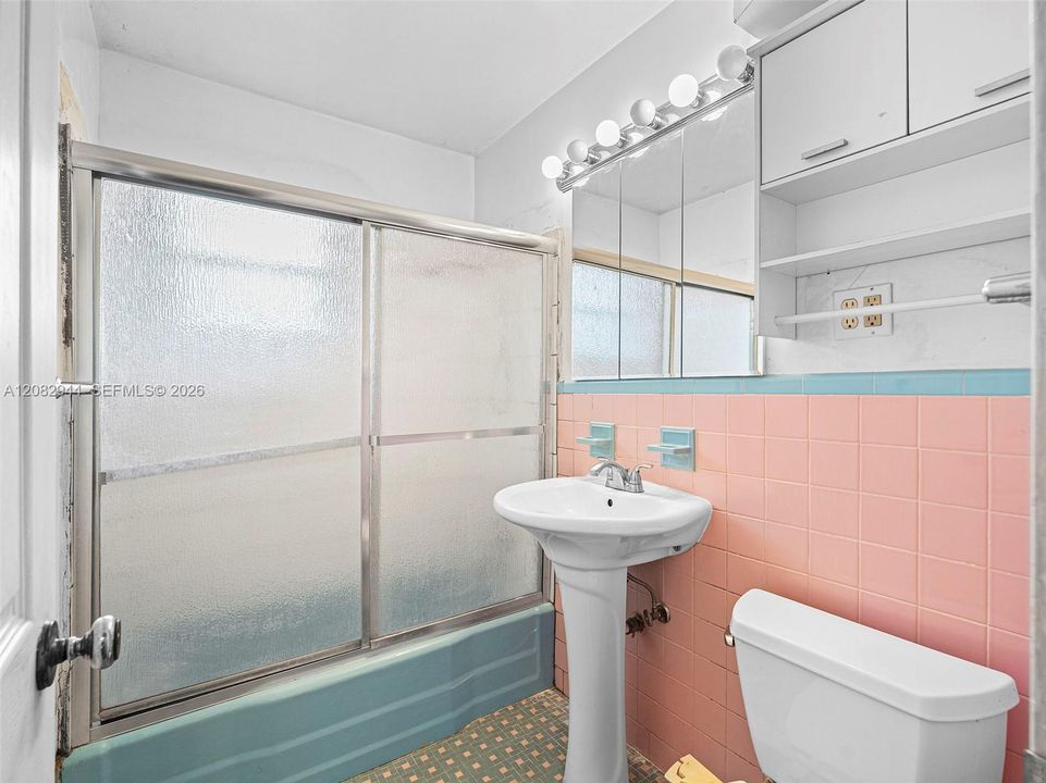 For Sale: $730,000 (2 beds, 2 baths, 1313 Square Feet)