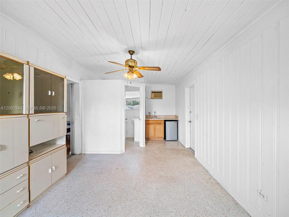 For Sale: $730,000 (2 beds, 2 baths, 1313 Square Feet)