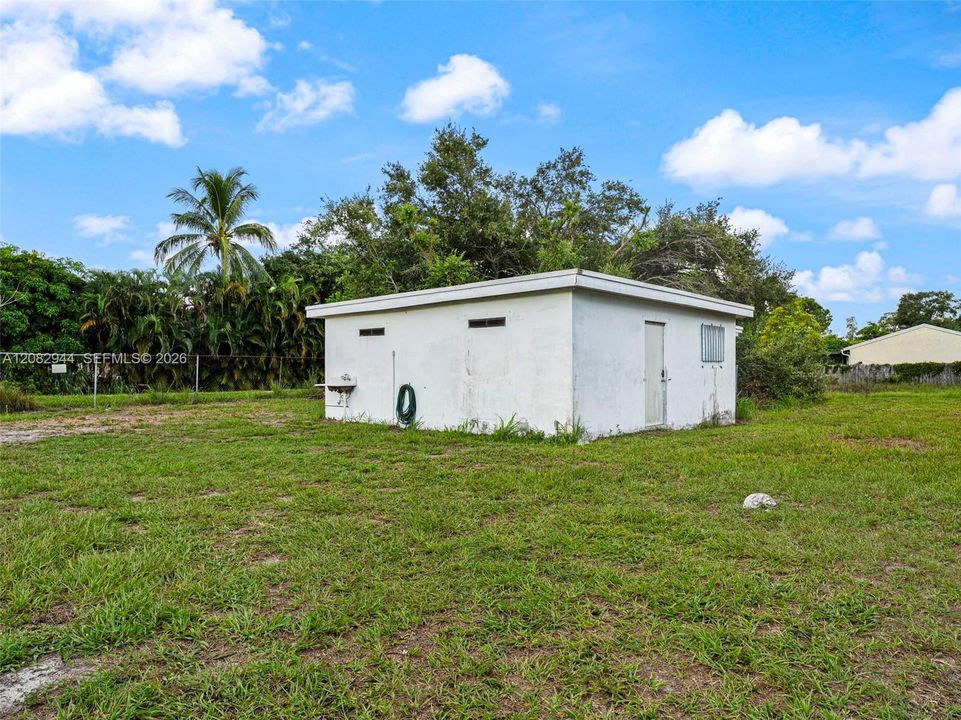 For Sale: $730,000 (2 beds, 2 baths, 1313 Square Feet)