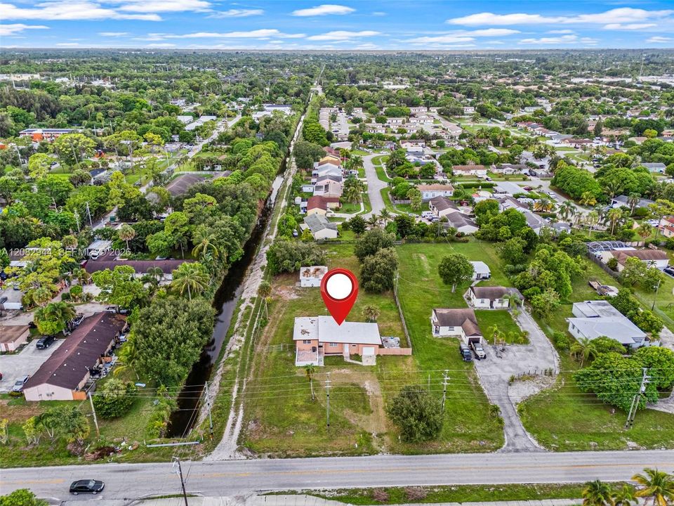For Sale: $730,000 (2 beds, 2 baths, 1313 Square Feet)
