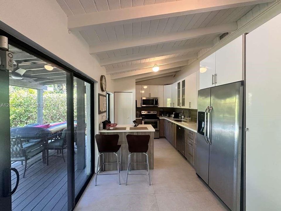 For Rent: $6,500 (3 beds, 2 baths, 1434 Square Feet)