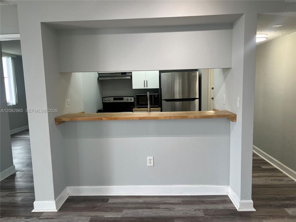 For Rent: $2,650 (2 beds, 2 baths, 914 Square Feet)