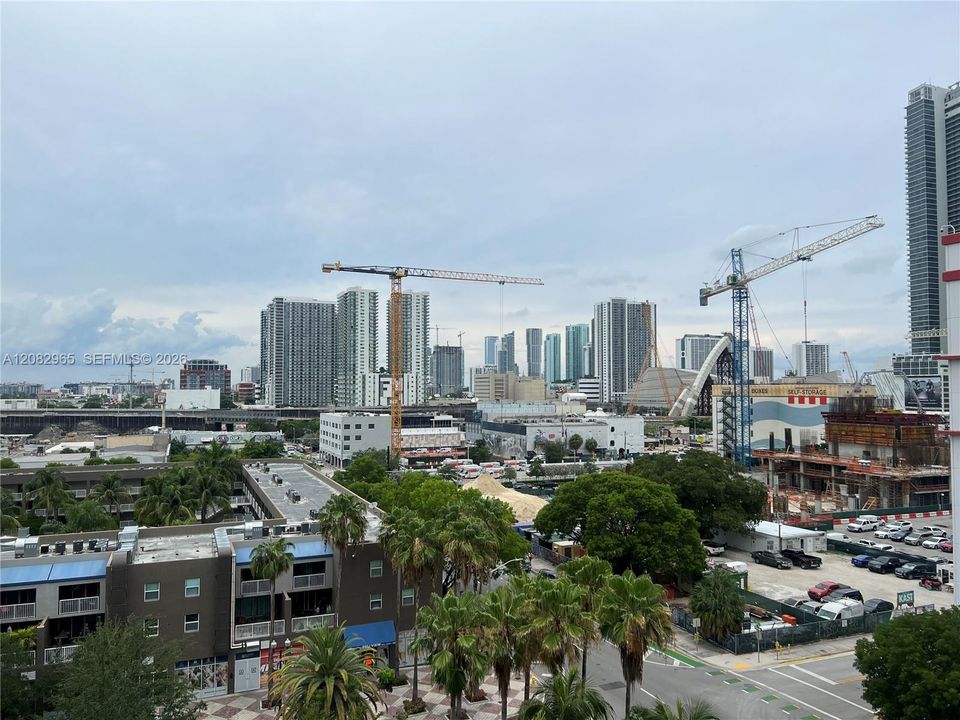For Rent: $2,650 (2 beds, 2 baths, 914 Square Feet)