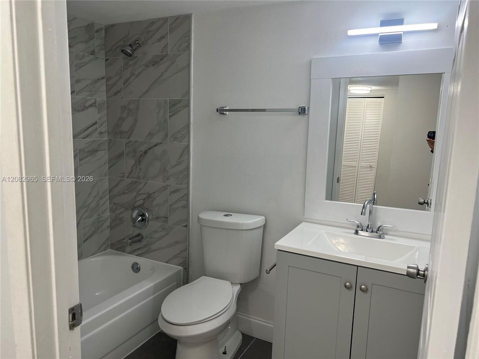 For Rent: $2,650 (2 beds, 2 baths, 914 Square Feet)