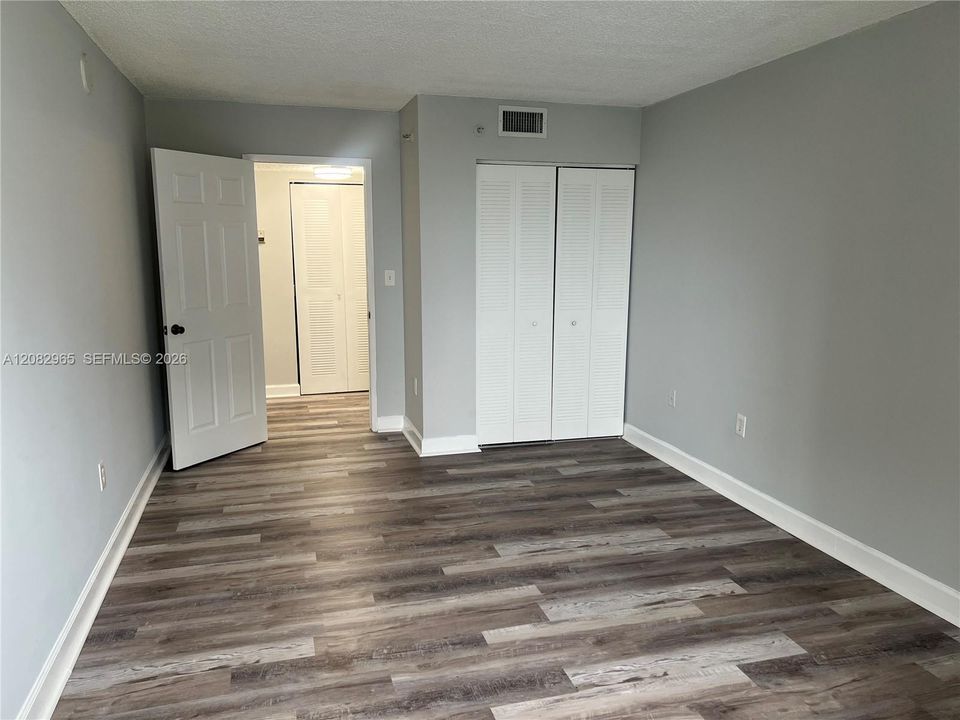 For Rent: $2,650 (2 beds, 2 baths, 914 Square Feet)