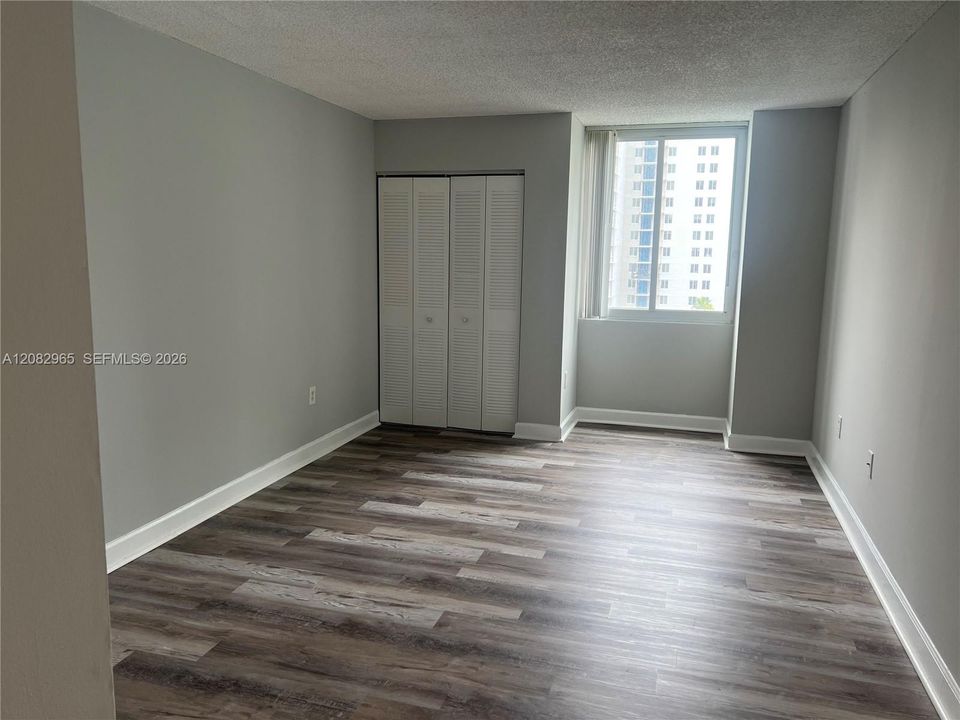 For Rent: $2,650 (2 beds, 2 baths, 914 Square Feet)