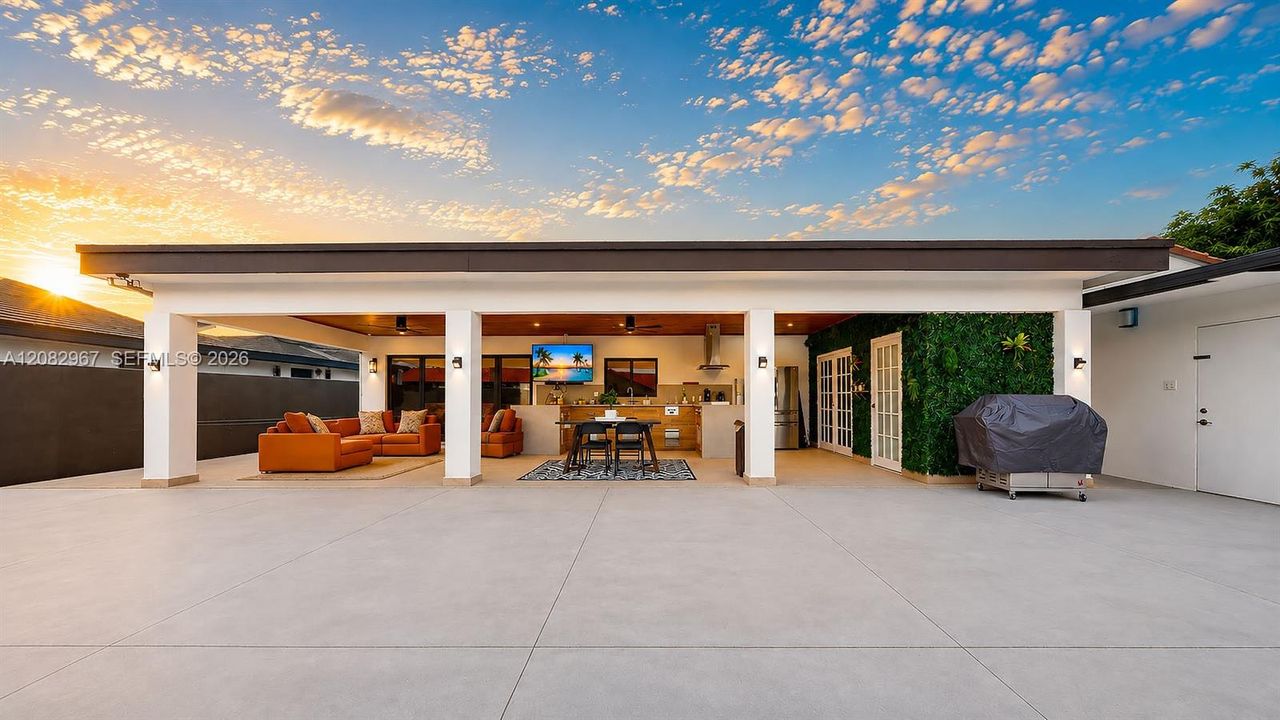 Active With Contract: $879,000 (4 beds, 3 baths, 2069 Square Feet)