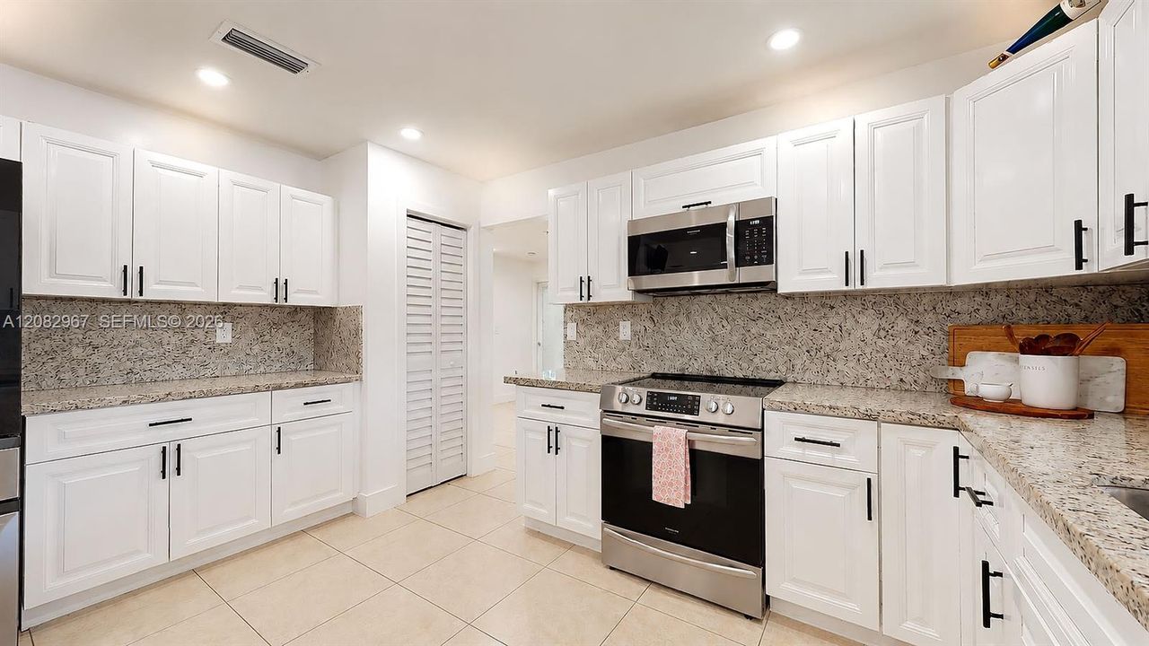 Active With Contract: $879,000 (4 beds, 3 baths, 2069 Square Feet)