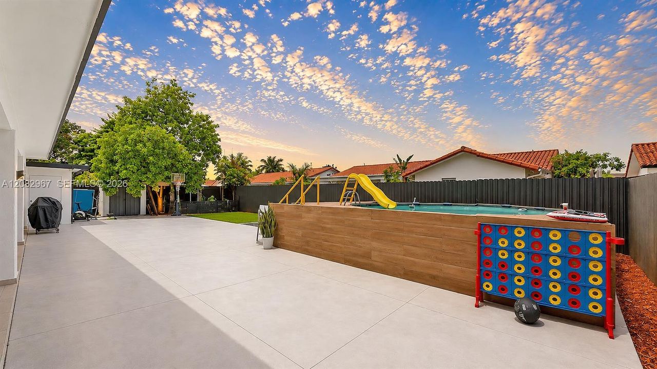 Active With Contract: $879,000 (4 beds, 3 baths, 2069 Square Feet)