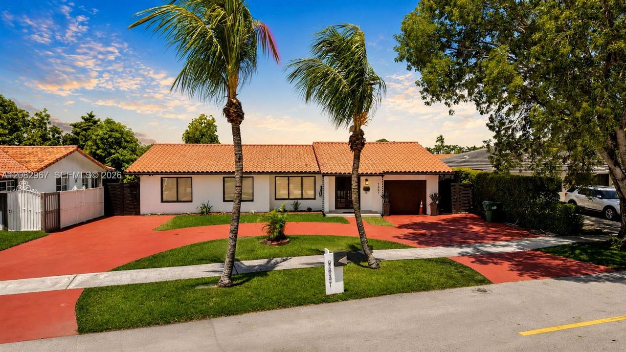 Active With Contract: $879,000 (4 beds, 3 baths, 2069 Square Feet)
