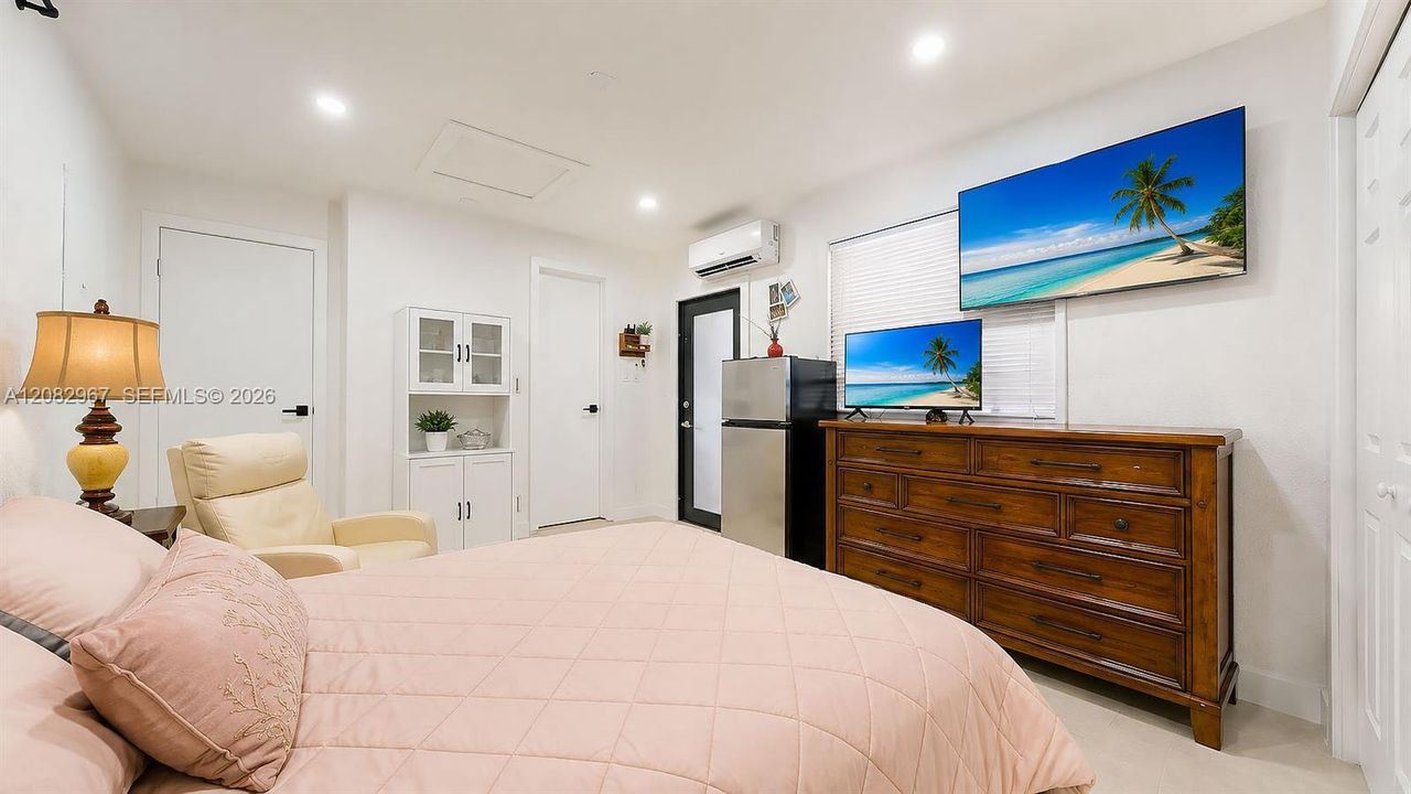 Active With Contract: $879,000 (4 beds, 3 baths, 2069 Square Feet)