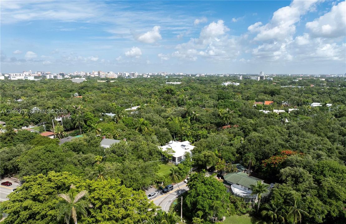 En Venta: $5,000,000 (17,424.00 acres)