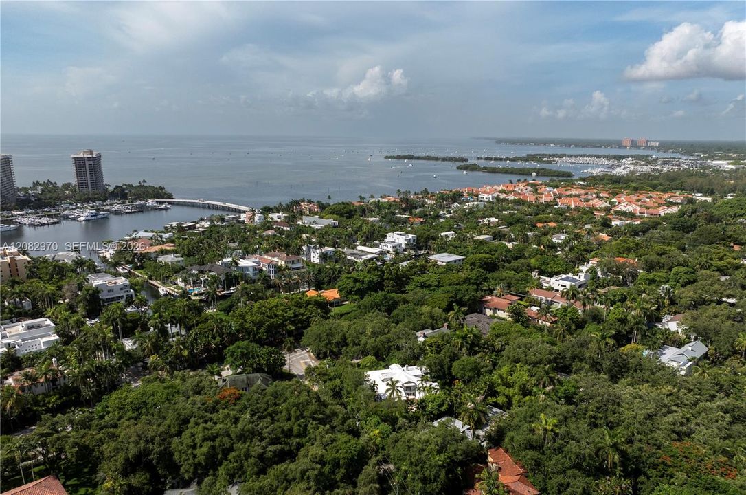 En Venta: $5,000,000 (17,424.00 acres)