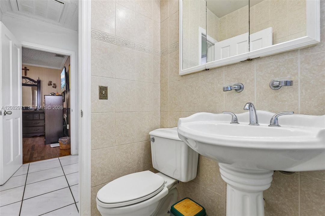 En Venta: $745,000 (3 camas, 2 baños, 1357 Pies cuadrados)