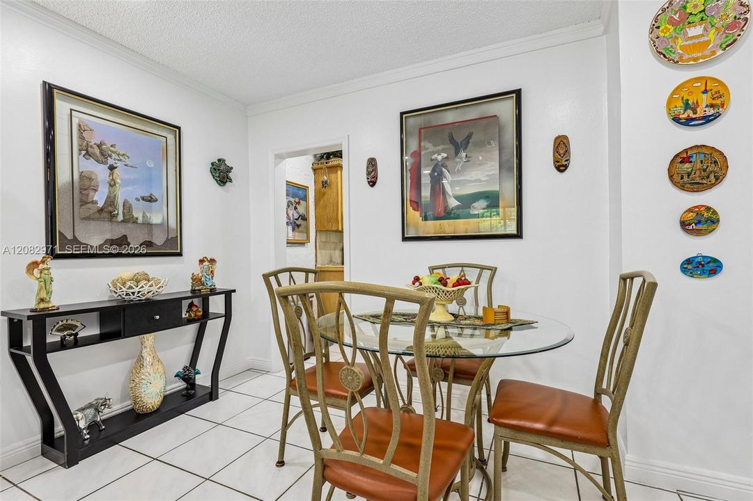 En Venta: $745,000 (3 camas, 2 baños, 1357 Pies cuadrados)
