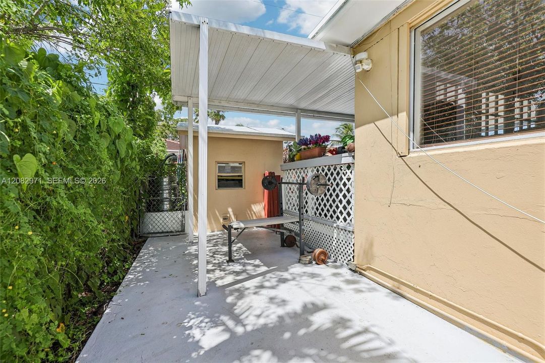 En Venta: $745,000 (3 camas, 2 baños, 1357 Pies cuadrados)