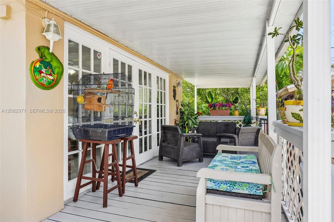En Venta: $745,000 (3 camas, 2 baños, 1357 Pies cuadrados)