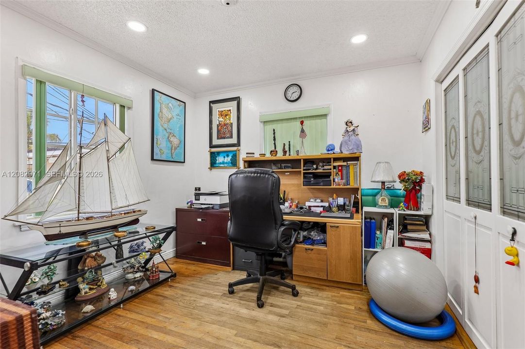En Venta: $745,000 (3 camas, 2 baños, 1357 Pies cuadrados)