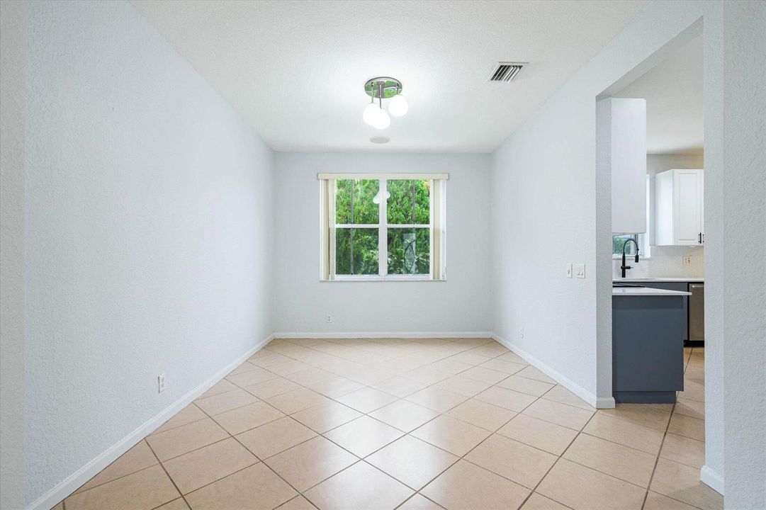 08-890 Hawthorn Terrace, Weston-12