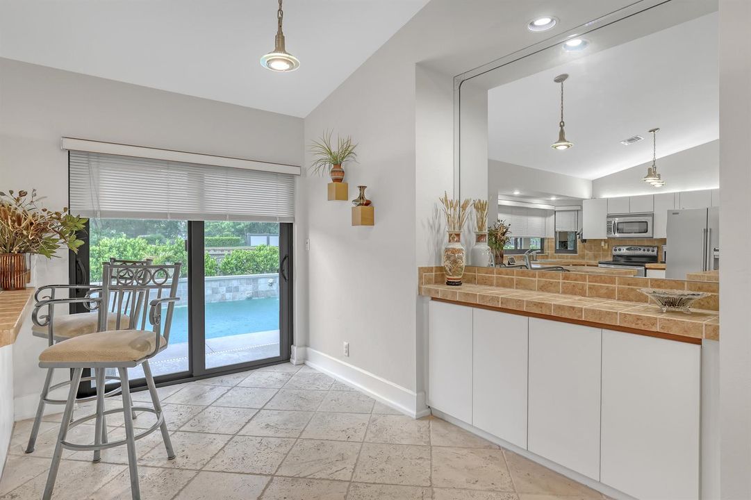 2156 Amesbury (15)