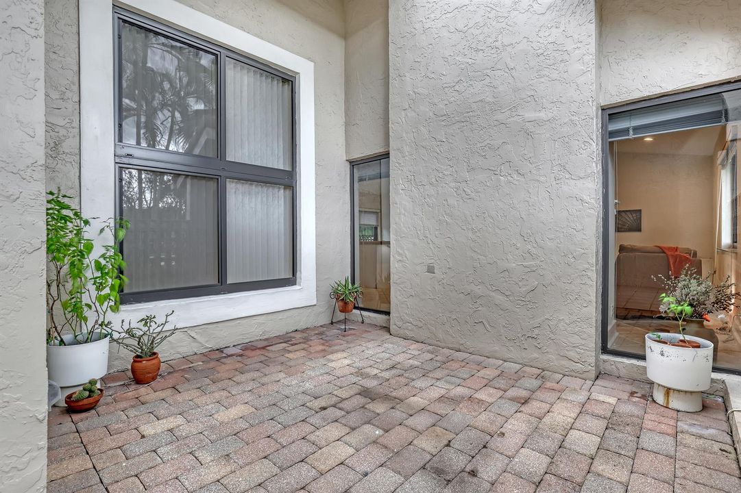 2156 Amesbury (5)