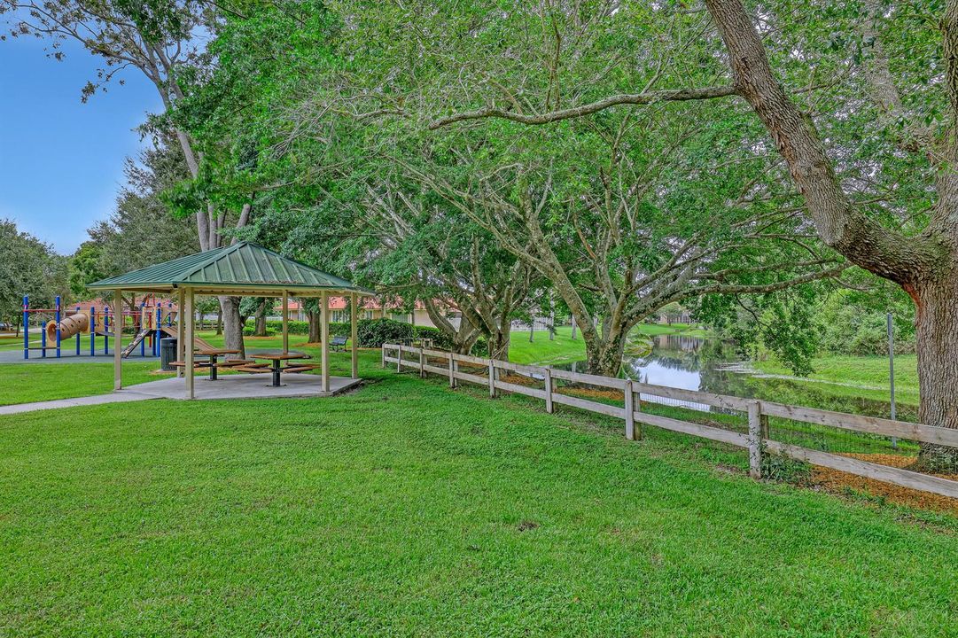 2156 Amesbury (47)