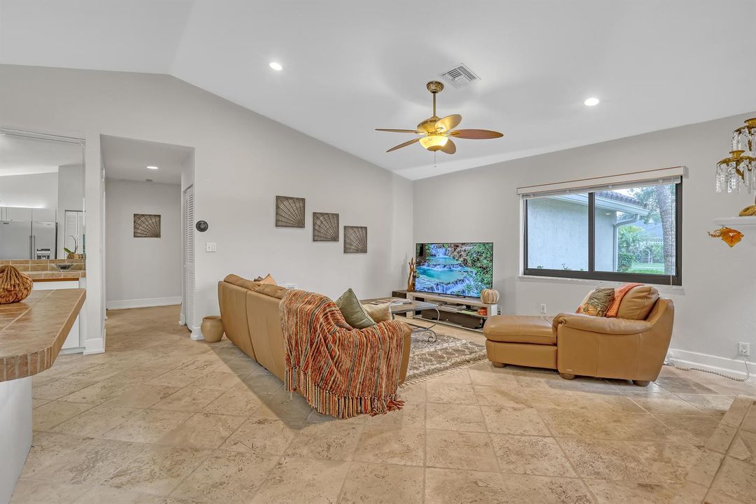 2156 Amesbury (11)