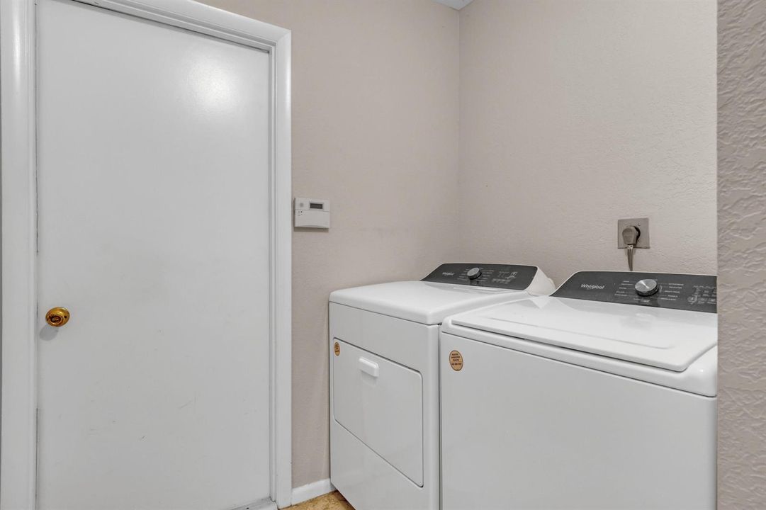 2156 Amesbury (21)