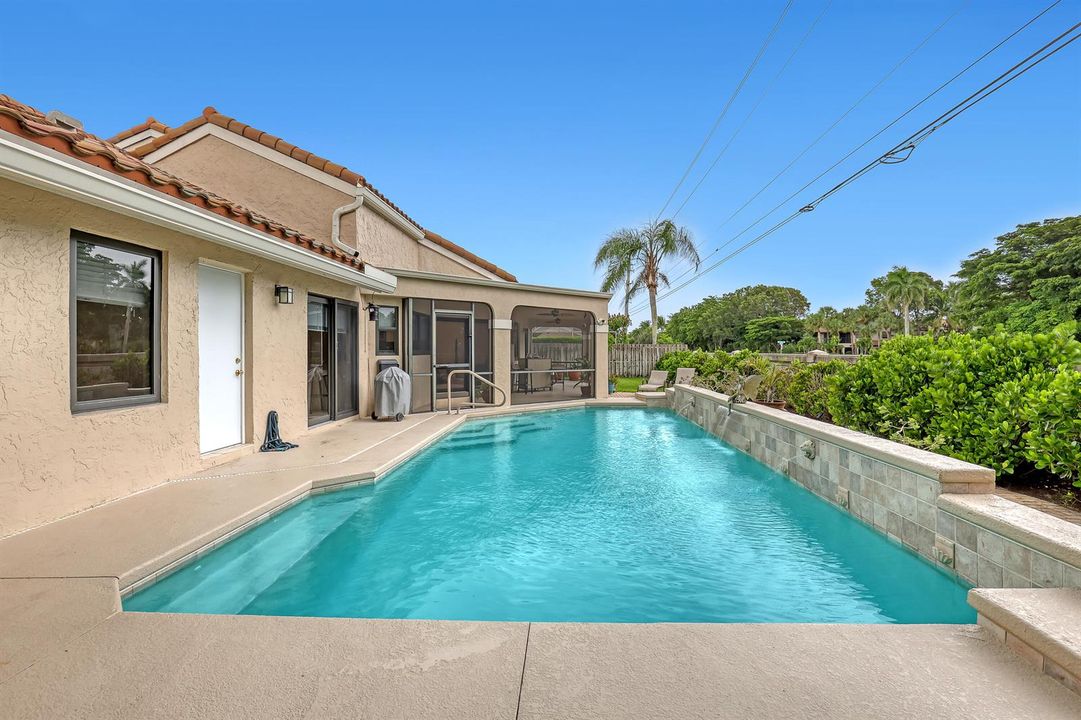 2156 Amesbury (41)