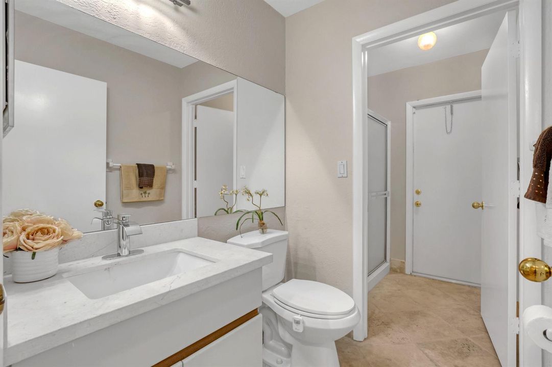 2156 Amesbury (30)