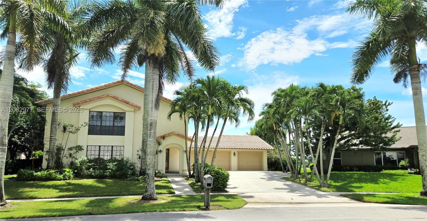 For Sale: $949,900 (5 beds, 2 baths, 3060 Square Feet)