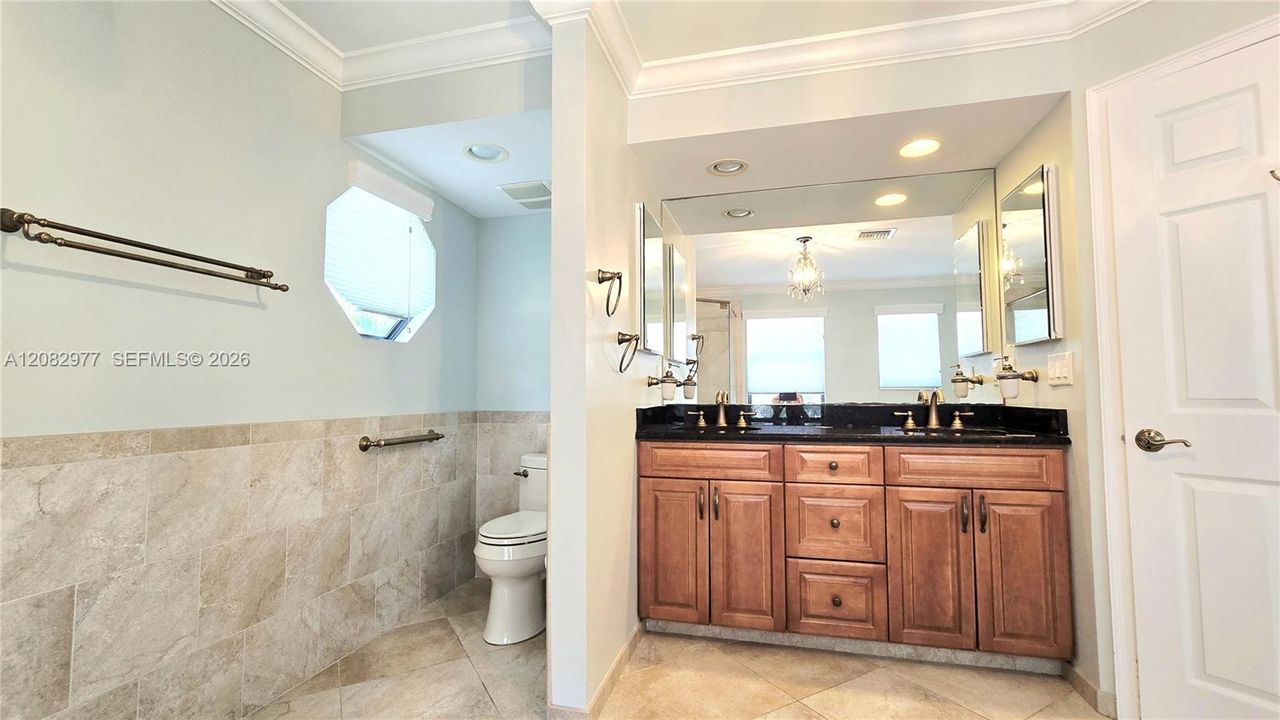 For Sale: $949,900 (5 beds, 2 baths, 3060 Square Feet)