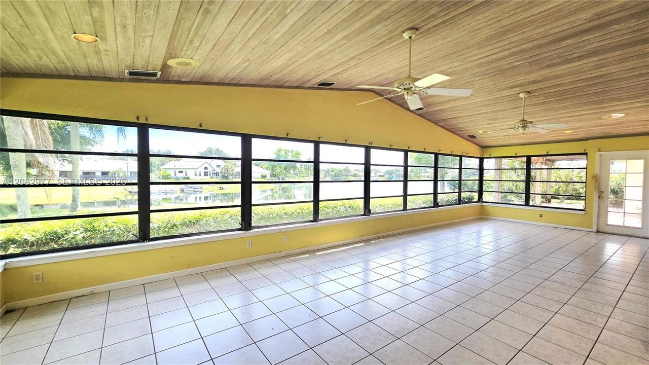 For Sale: $949,900 (5 beds, 2 baths, 3060 Square Feet)