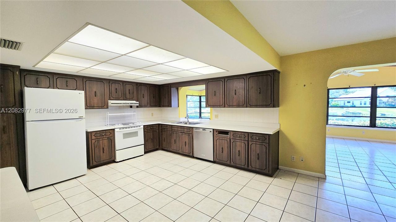 For Sale: $949,900 (5 beds, 2 baths, 3060 Square Feet)