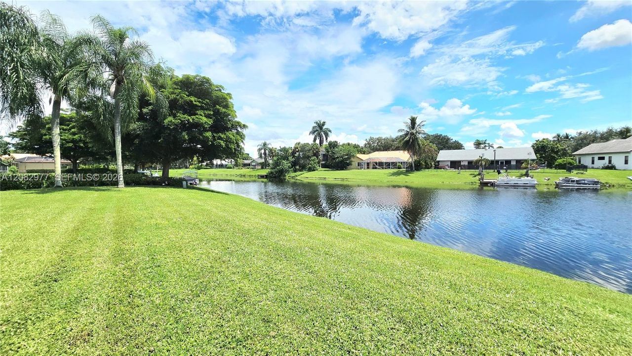 For Sale: $949,900 (5 beds, 2 baths, 3060 Square Feet)