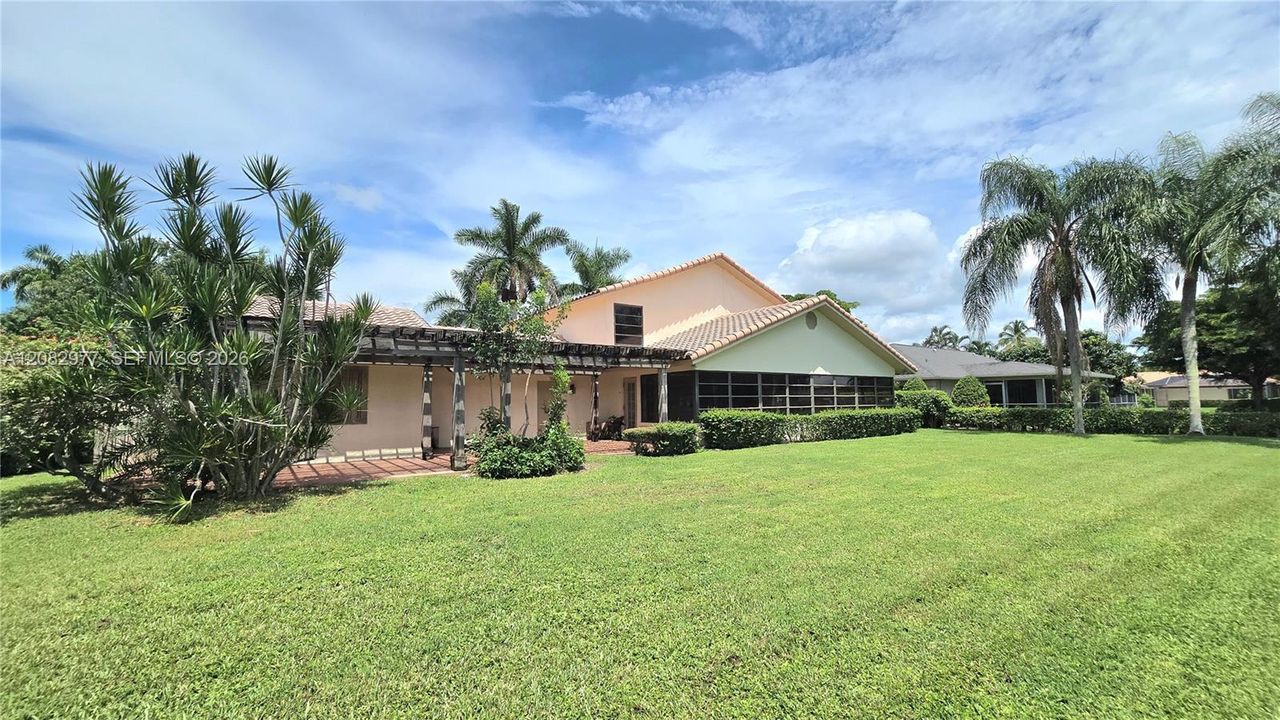 For Sale: $949,900 (5 beds, 2 baths, 3060 Square Feet)