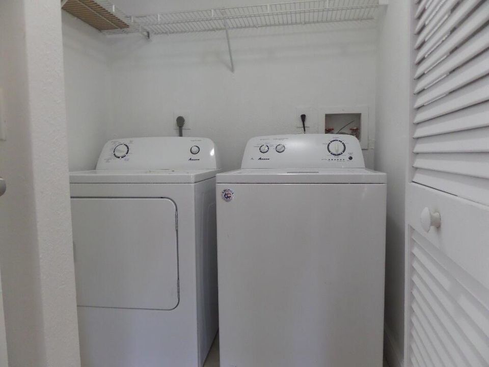 Laundry unit closet
