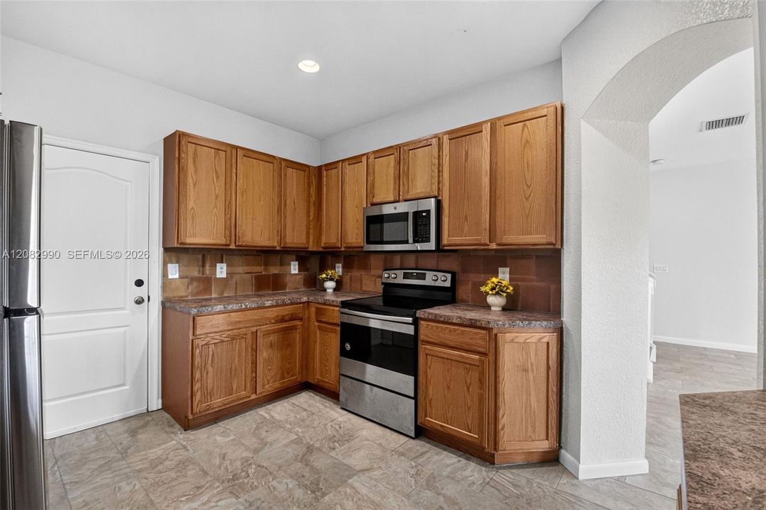 For Sale: $423,900 (3 beds, 2 baths, 1748 Square Feet)
