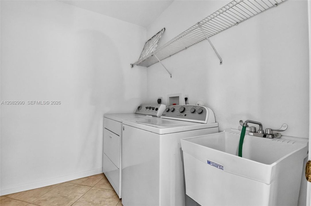 For Sale: $423,900 (3 beds, 2 baths, 1748 Square Feet)