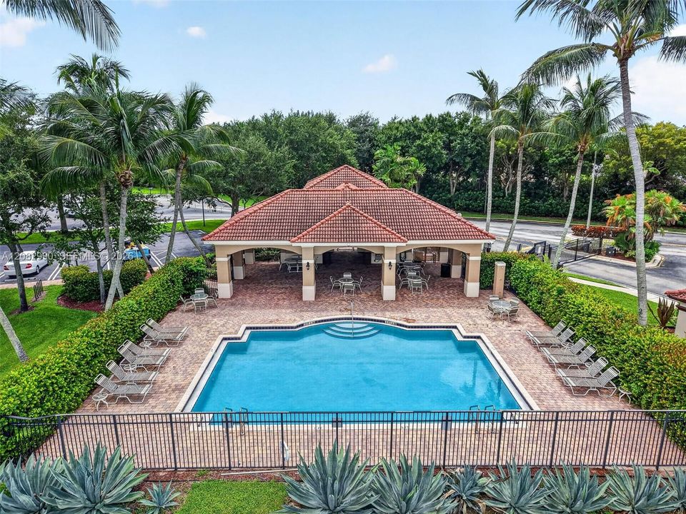 For Sale: $423,900 (3 beds, 2 baths, 1748 Square Feet)