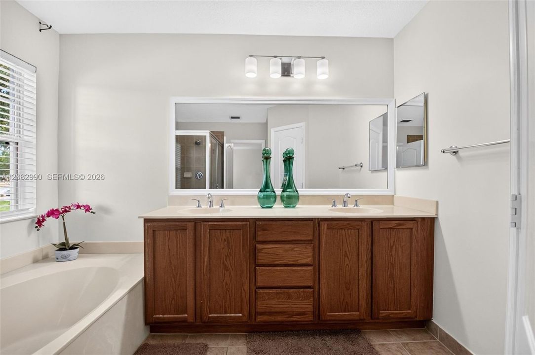 For Sale: $423,900 (3 beds, 2 baths, 1748 Square Feet)