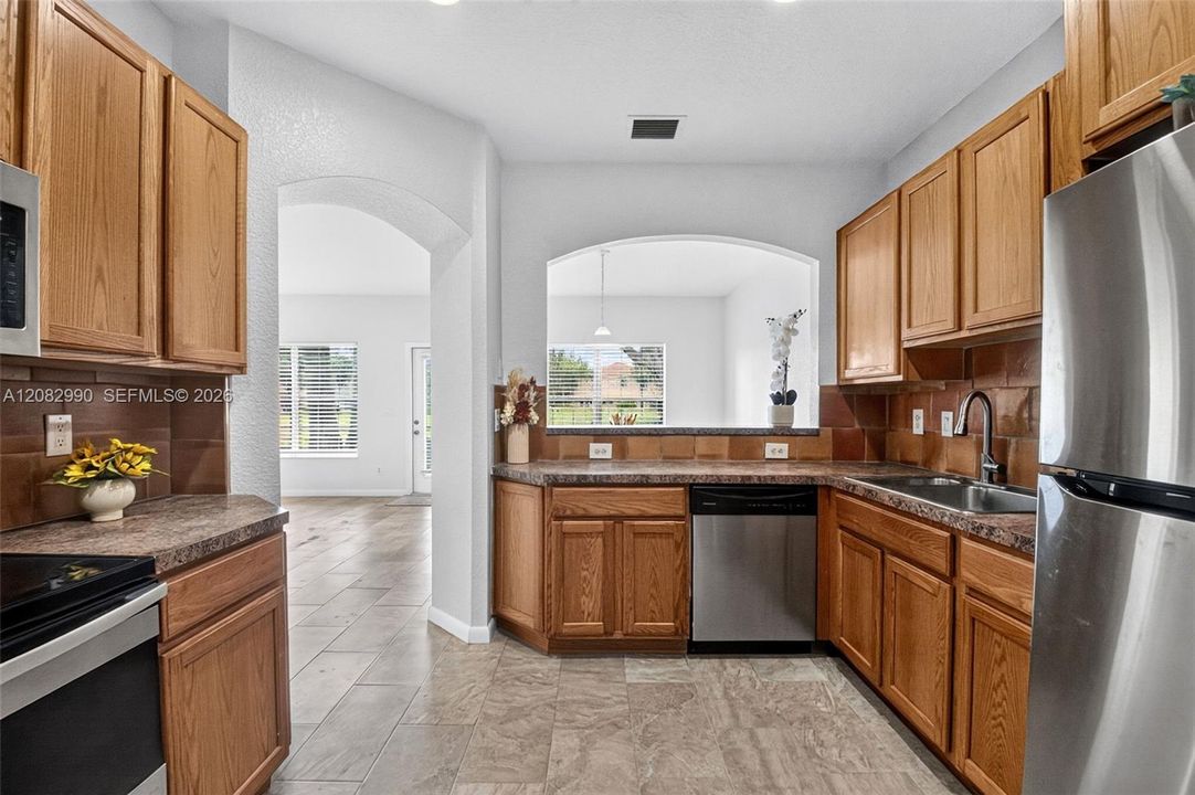For Sale: $423,900 (3 beds, 2 baths, 1748 Square Feet)