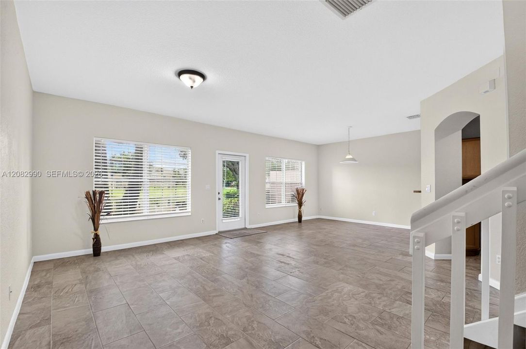 For Sale: $423,900 (3 beds, 2 baths, 1748 Square Feet)
