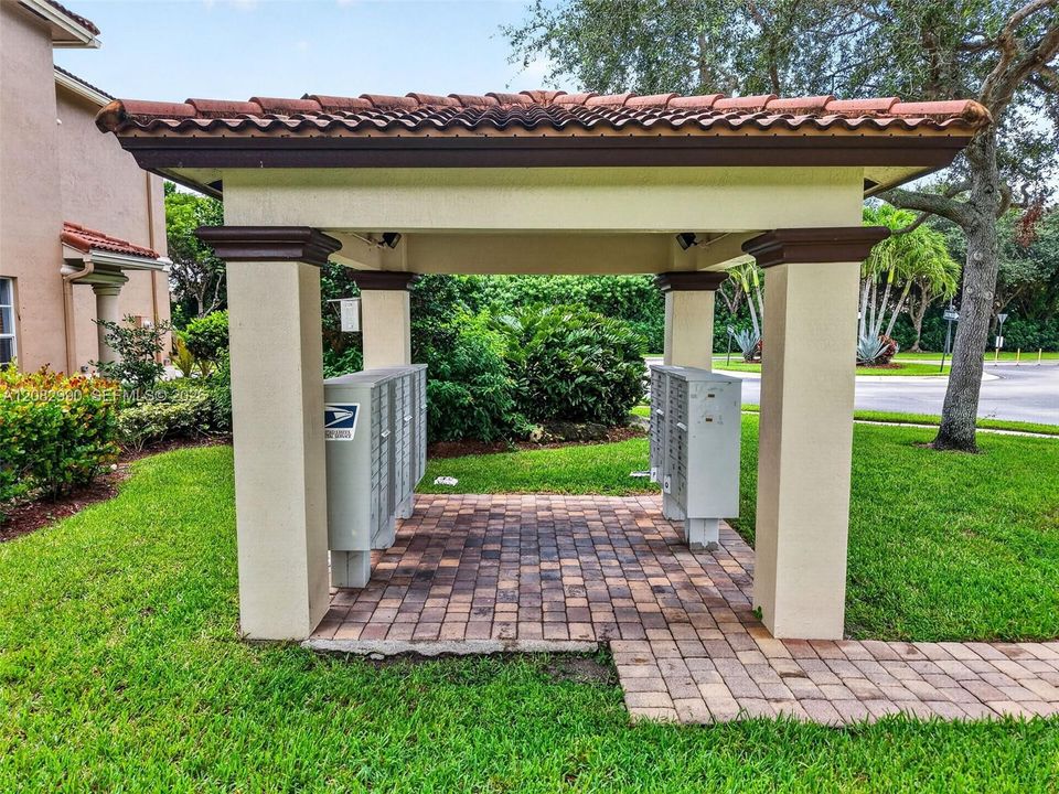 For Sale: $423,900 (3 beds, 2 baths, 1748 Square Feet)